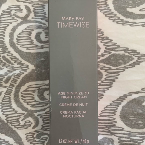 Mary Kay Age Minimize 3D Night Cream - Picture 1 of 2